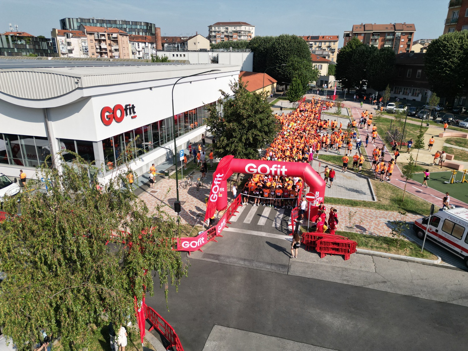 GOFIT MERCATO DEI FIORI COMPIE UN ANNO: SPORT E COMUNITÀ RIDANNO VITA AL QUARTIERE AURORA